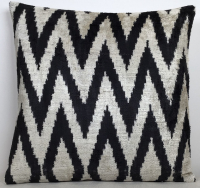 Black-Ikat Pillow ( 50 x 50 cm ) 