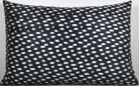 Black-Ikat Pillow ( 40 x 60 cm )