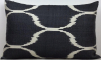 Black-Ikat Pillow ( 40 x 60 cm )