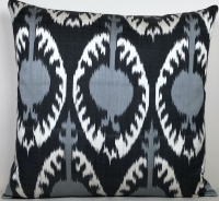 Ikat Pillow ( 50 x 50 cm )