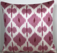Pembe-Velvet Pillow ( 40 x 40 cm )