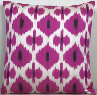 Pembe-Ikat Pillow ( 40 x 40 cm )