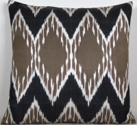 Black-Ikat Pillow ( 40 x 40 cm ) 