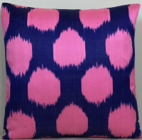 Pembe-Ikat Pillow ( 50 x 50 cm ) 