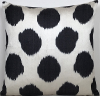 Black-Ikat Pillow ( 40  x 60 cm )