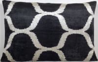 Black-Velvet Pillow ( 40 x 60 cm )