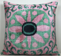 Pembe-Velvet Pillow ( 40 x 60 cm )