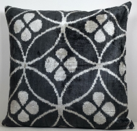 Black-Velvet Pillow ( 50 x 50 cm )