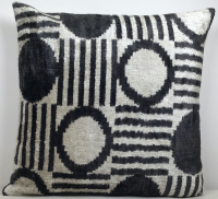 Black-Ikat Pillow ( 40 x 40 cm )