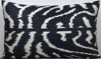 Black-İkat Yastık ( 40 x 40 cm )
