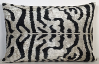 white-Ikat Pillow ( 40 x 40 cm )