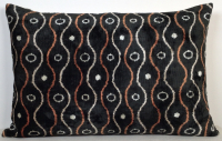 Black-Ikat Pillow ( 40 x 40 cm )