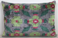 Green-Velvet Pillow ( 40 x 60 cm )