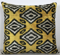 Yellow-Ikat Pillow ( 40 x 40 cm )