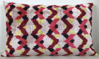 Pembe-Ikat Pillow ( 40 x 40 cm )