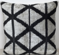 Renkli-Ikat Pillow ( 40 x 40 cm )