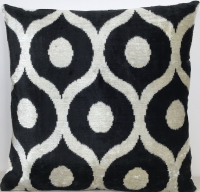 white-Velvet Pillow ( 40 x 40 cm )