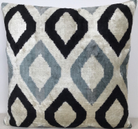 Green-Ikat Pillow ( 40 x 40 cm )