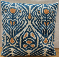 white-Velvet Pillow ( 40 x 40 cm )