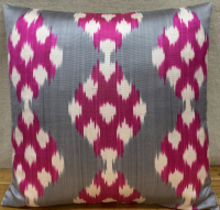 Ikat Pillow ( 40 x 40 cm )
