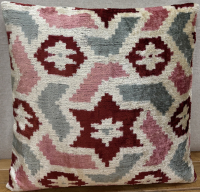 white-Velvet Pillow ( 50 x 50 cm )