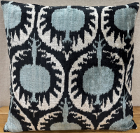 Velvet Pillow ( 50 x 50 cm )