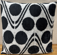 white-Velvet Pillow ( 50 x 50 cm )
