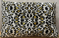 Silk Velvet Pillow ( 40 x 60 cm )