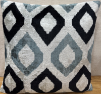 Green-Ikat Pillow ( 40 x 40 cm )