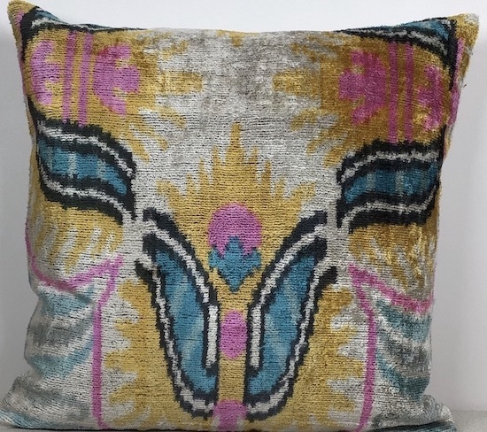 Velvet Pillow ( 40 x 40 cm )