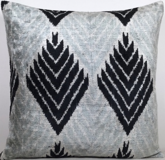 Velvet Pillow ( 50 x 50 cm )