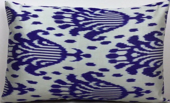 Ikat Pillow ( 40 x 60 cm )