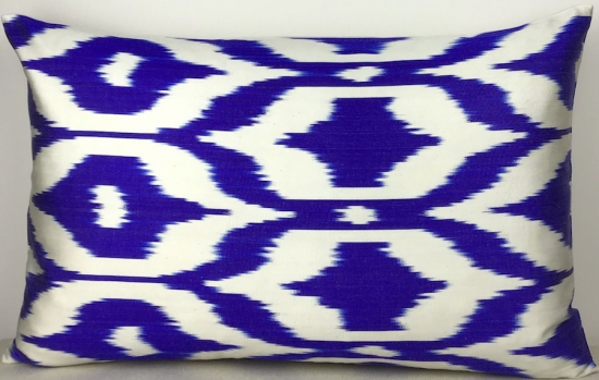 Ikat Pillow ( 40 x 60 cm )