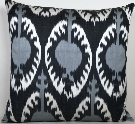 Ikat Pillow ( 50 x 50 cm ) 