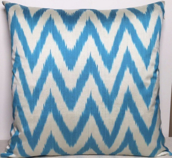 Ikat Pillow ( 50 x 50 cm ) 