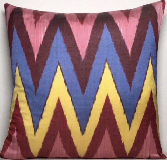 Ikat Pillow ( 50 x 50 cm ) 