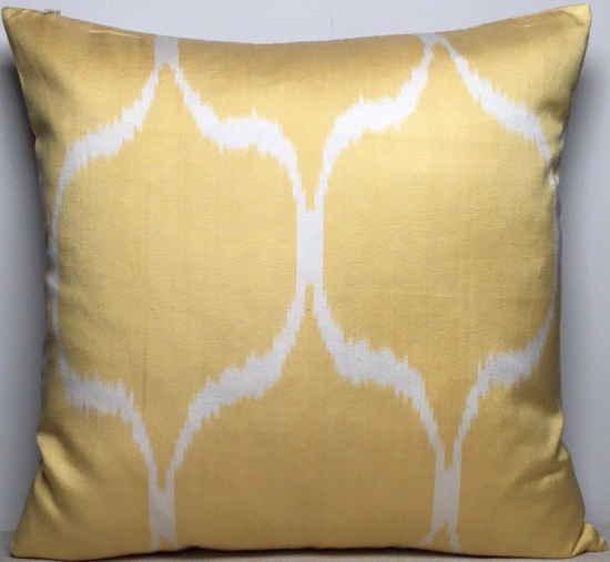 Ikat Pillow ( 50 x 50 cm ) 