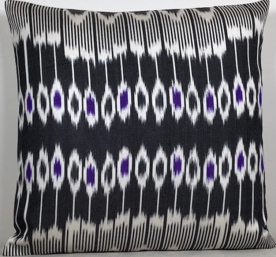 Ikat Pillow ( 40 x 40 cm )