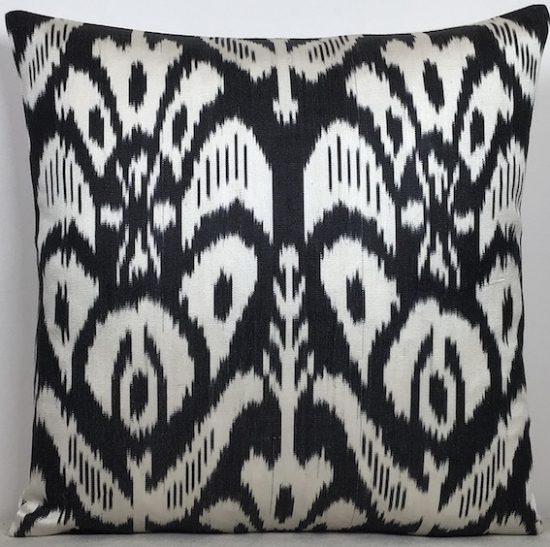 Ikat Pillow ( 40 x 40 cm )