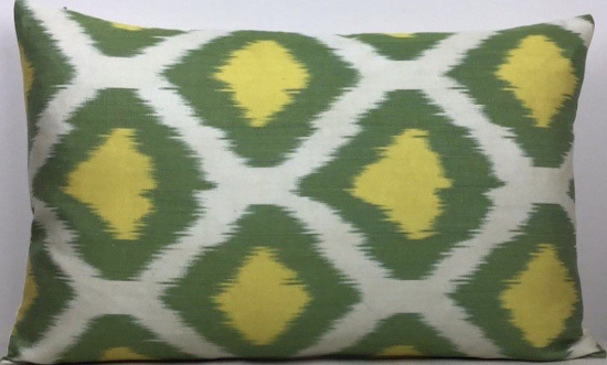 Ikat Pillow ( 40 x 60 cm )