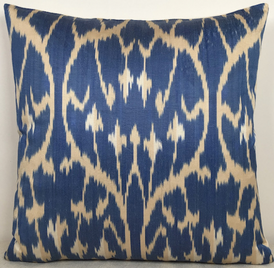 Ikat Pillow ( 40 x 40 cm )