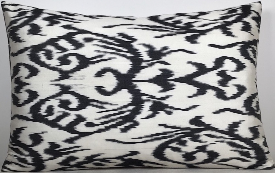 Ikat Pillow ( 40 x 60 cm )