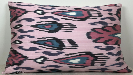 Ikat Pillow ( 40 x 60 cm )