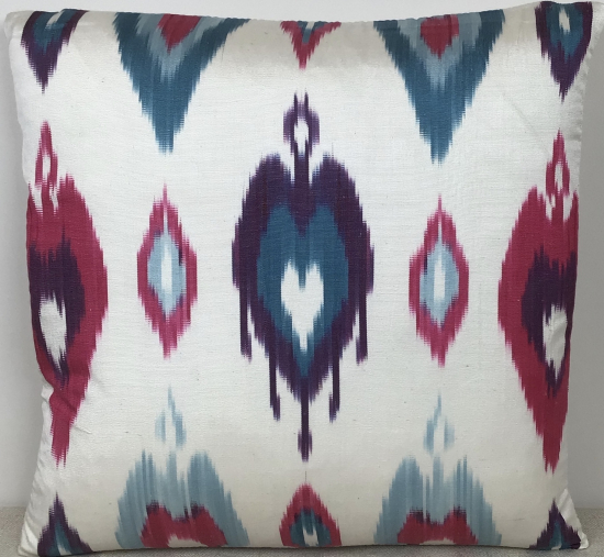 Ikat Pillow ( 40 x 40 cm )