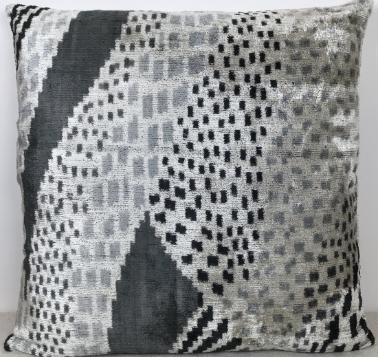  Velvet Pillow ( 50 x 50 cm )
