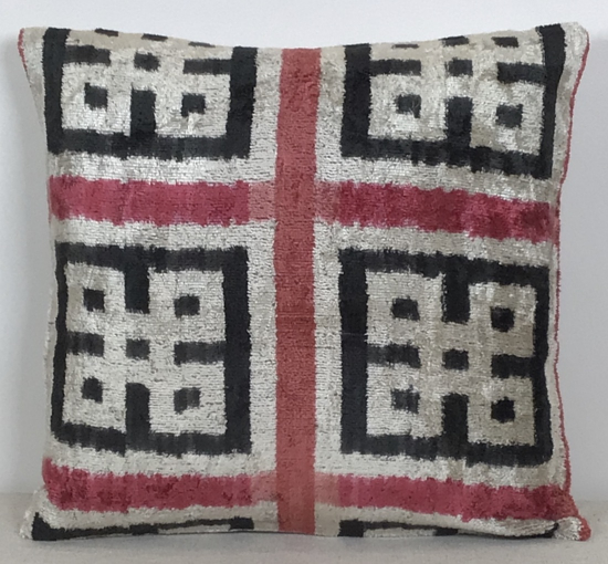 Velvet Pillow ( 40 x 40 cm )