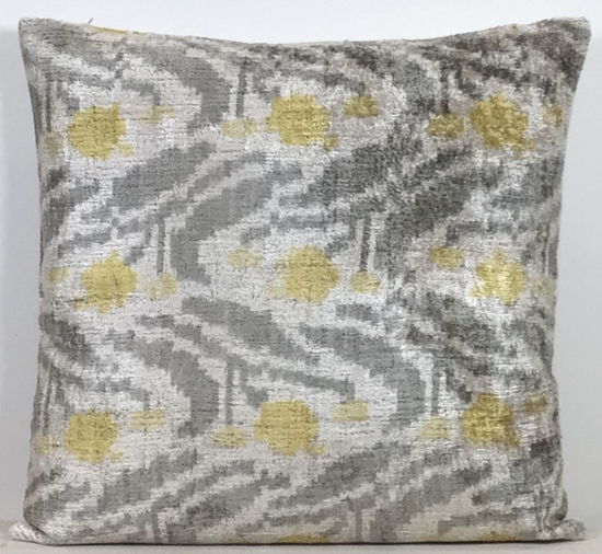 Velvet Pillow ( 60 x 60 cm )