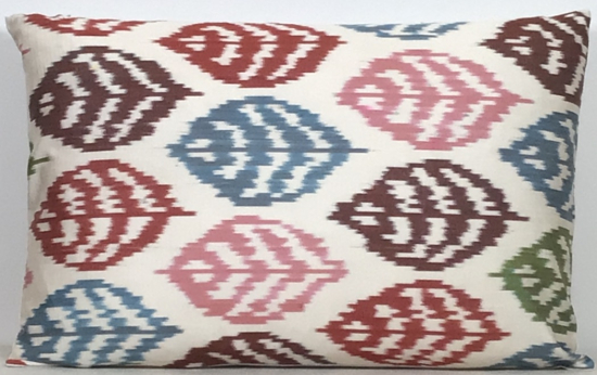 Ikat Pillow ( 40 x 60 cm )