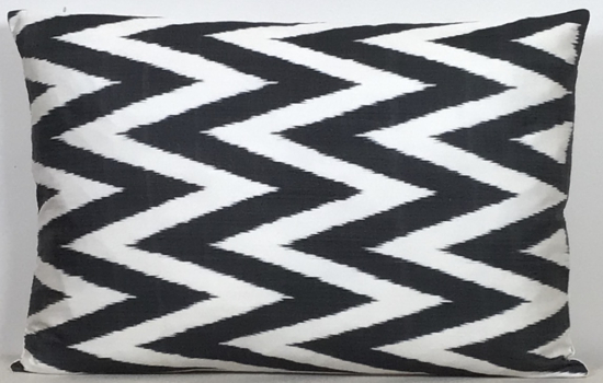 Ikat Pillow ( 40 x 60 cm )