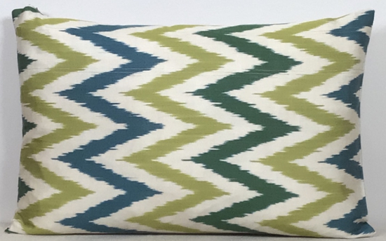 Ikat Pillow ( 40 x 60 cm )